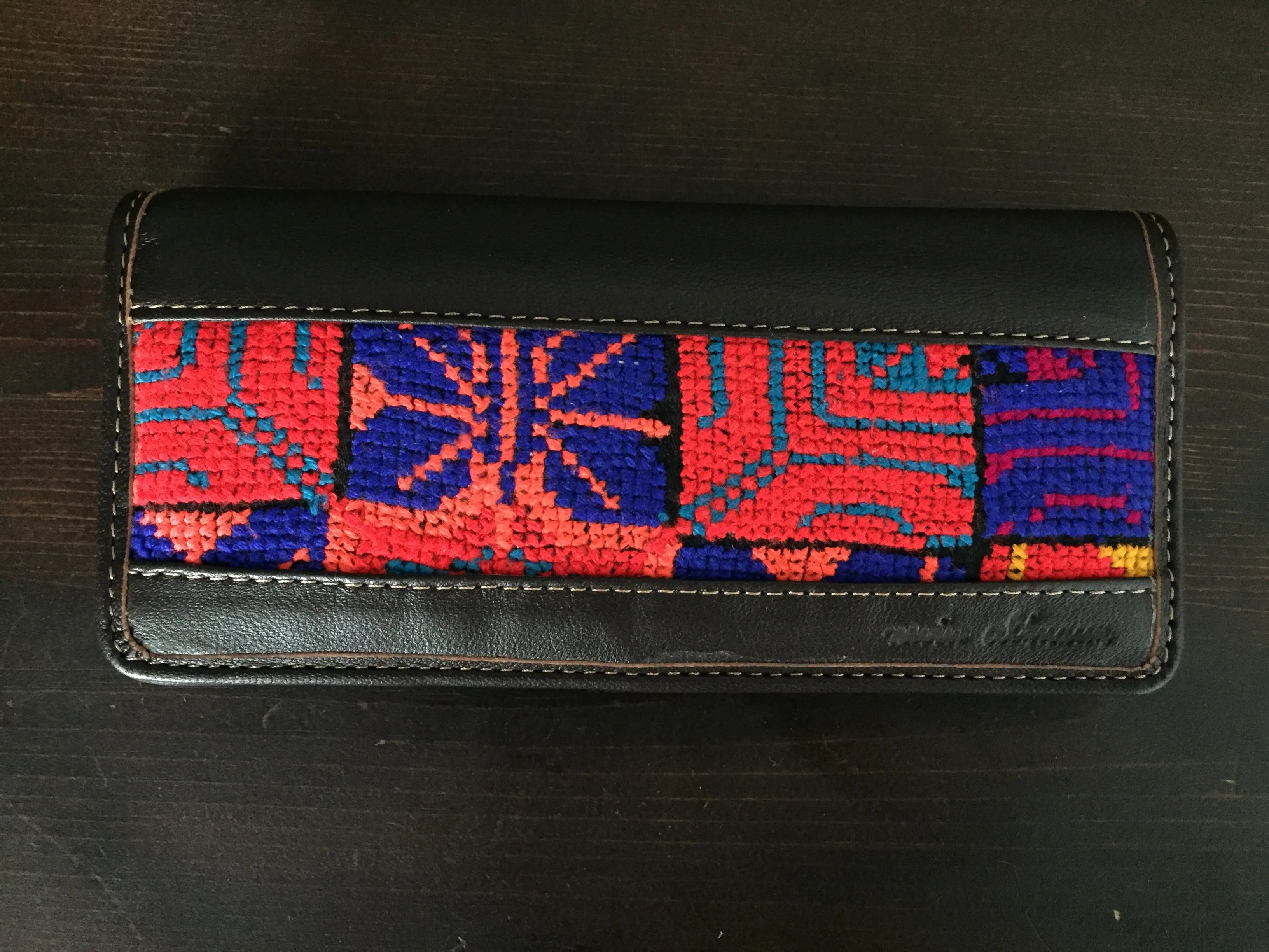 Handmade Leather Wallet with Hand Embroidery - Medium