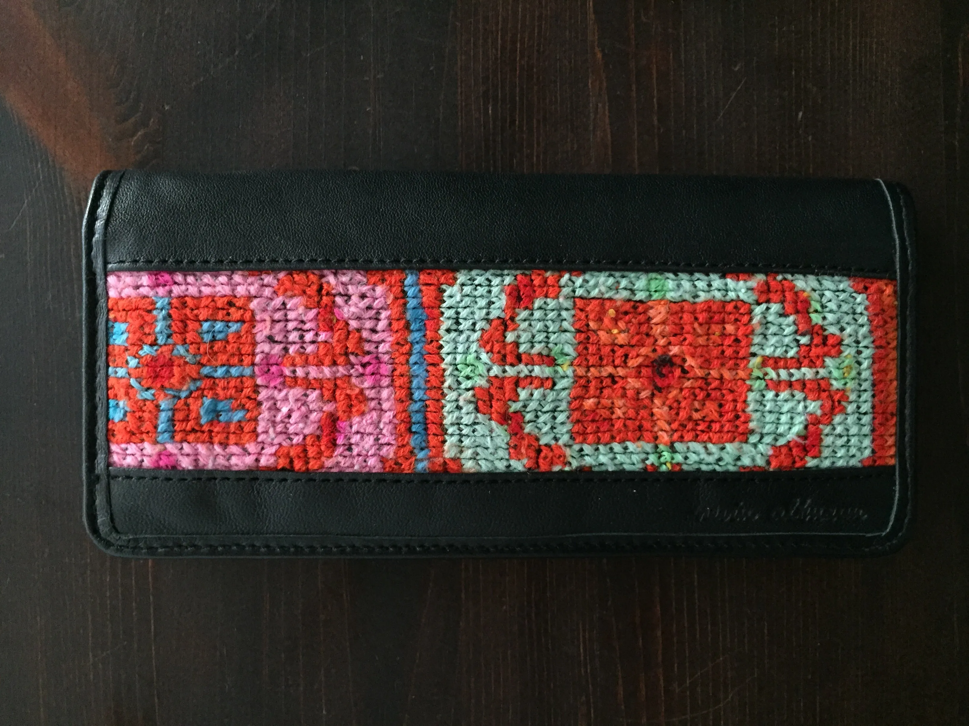 Handmade Leather Wallet with Hand Embroidery - Medium