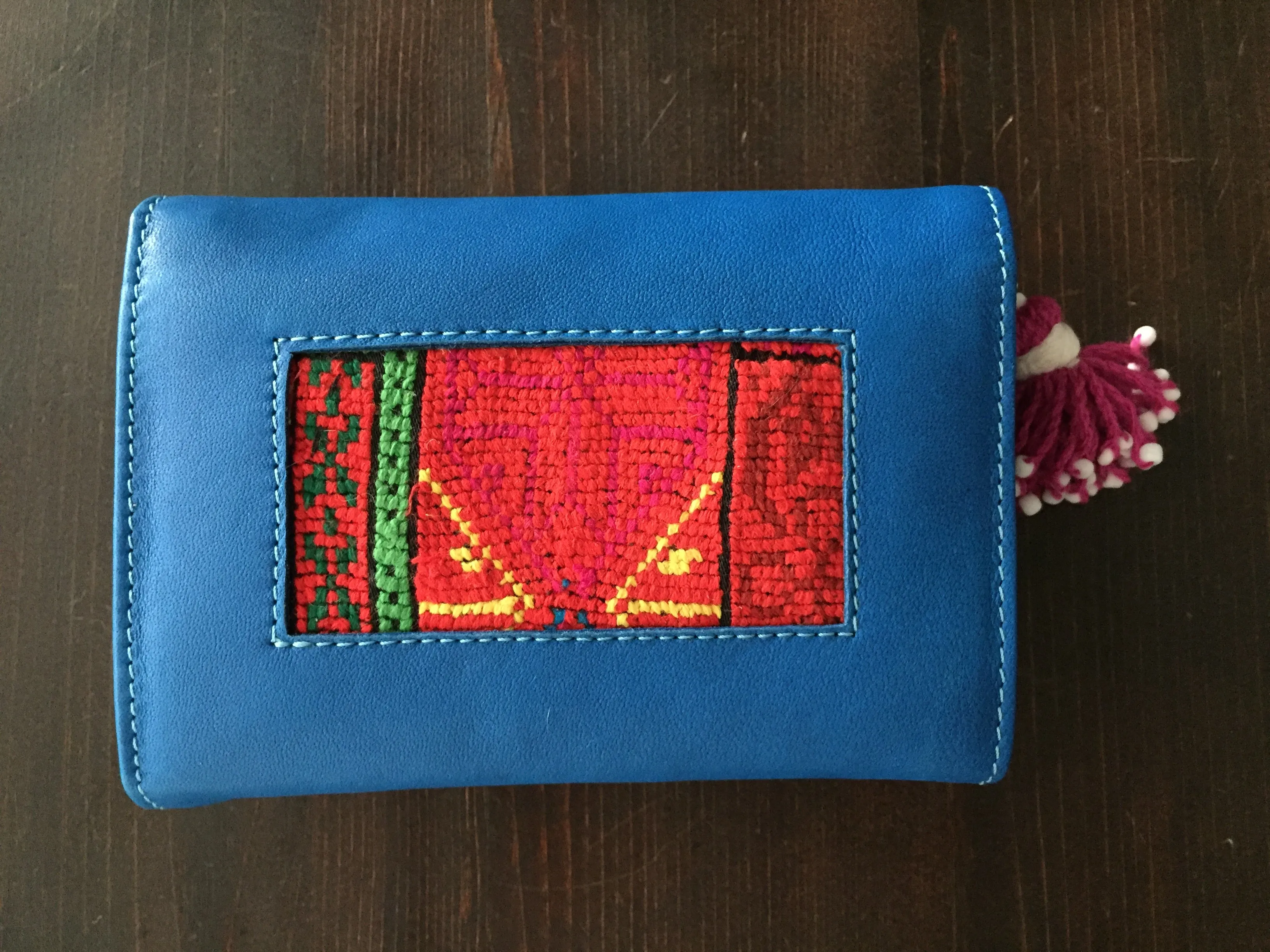 Handmade Leather Wallet with Hand Embroidery - Plumpy