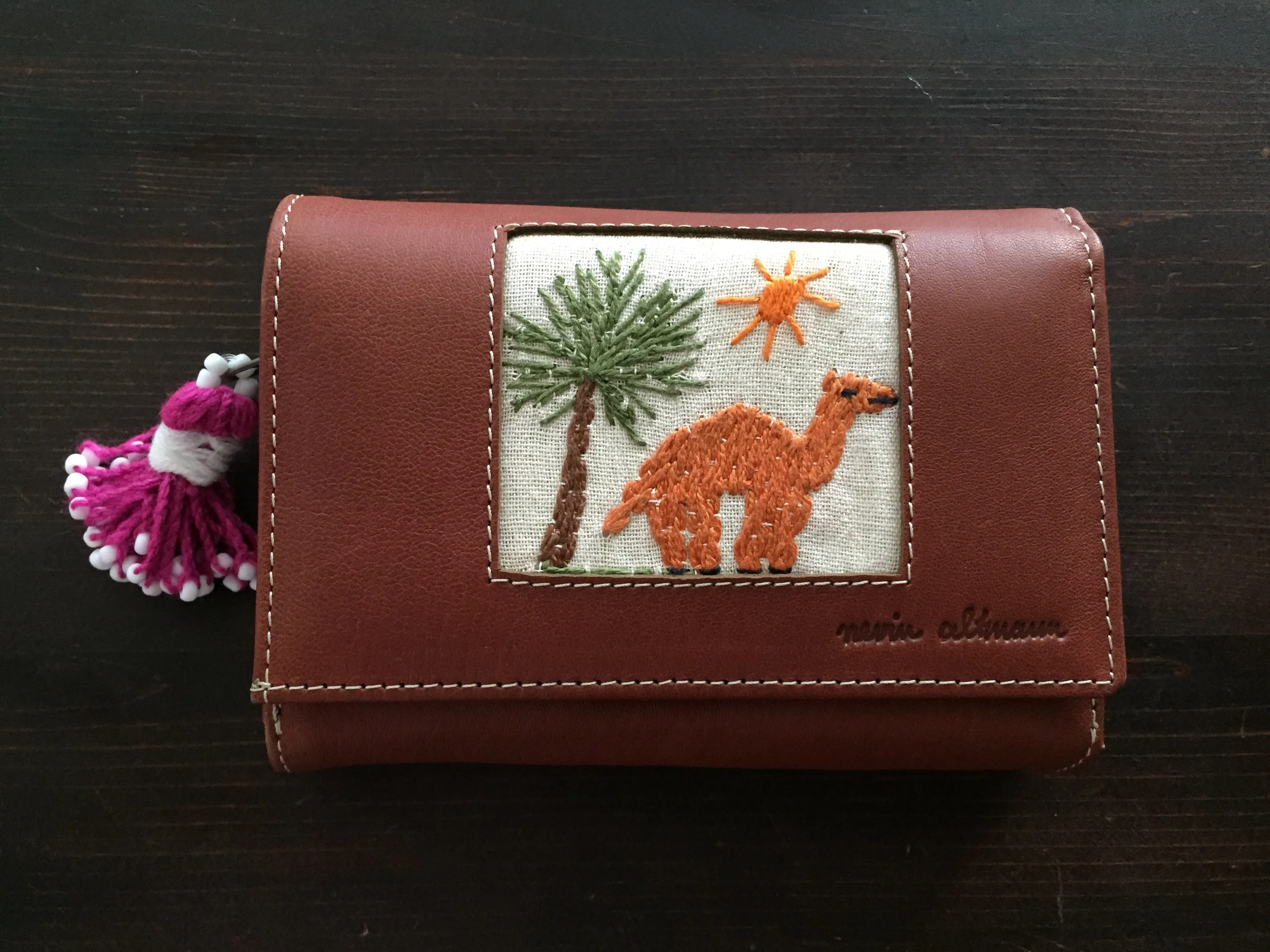 Handmade Leather Wallet with Hand Embroidery - Plumpy