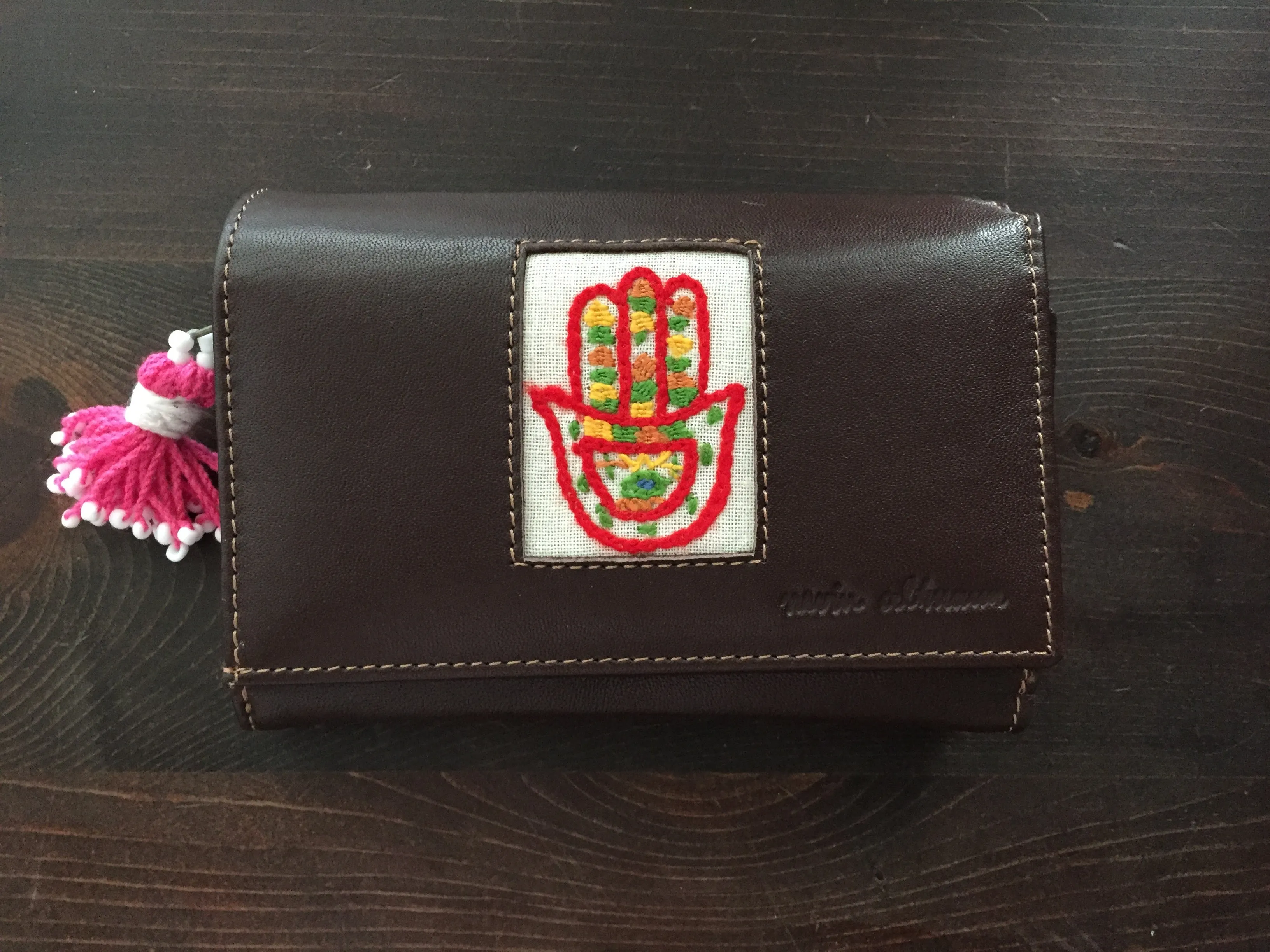 Handmade Leather Wallet with Hand Embroidery - Plumpy