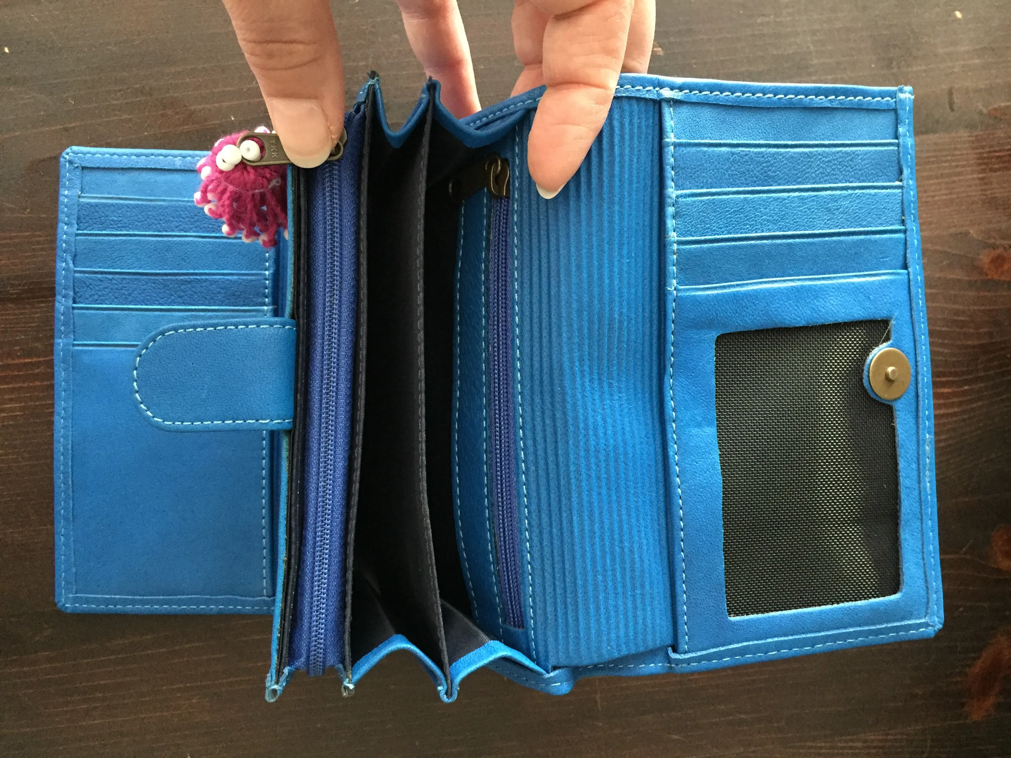 Handmade Leather Wallet with Hand Embroidery - Plumpy