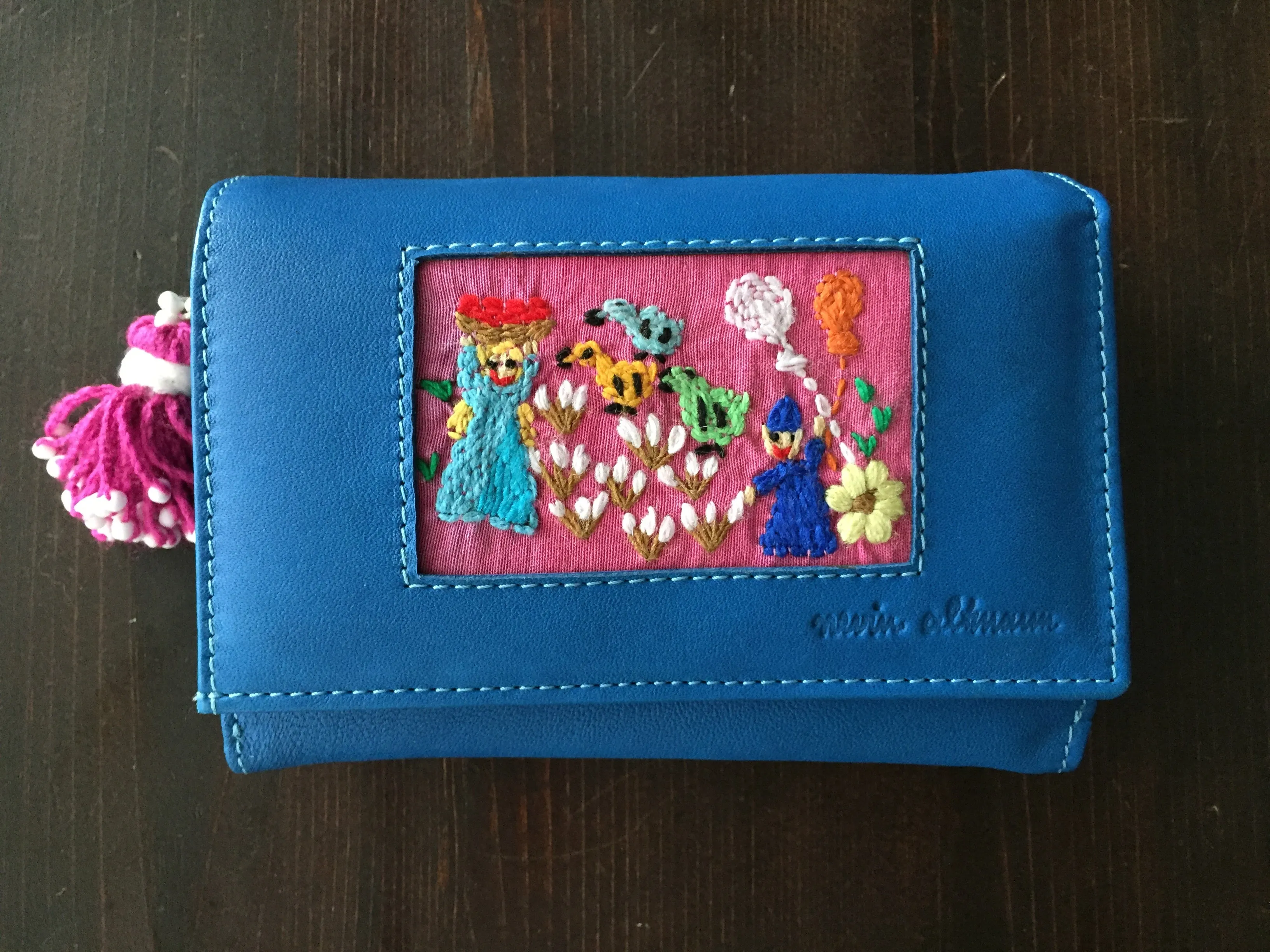 Handmade Leather Wallet with Hand Embroidery - Plumpy