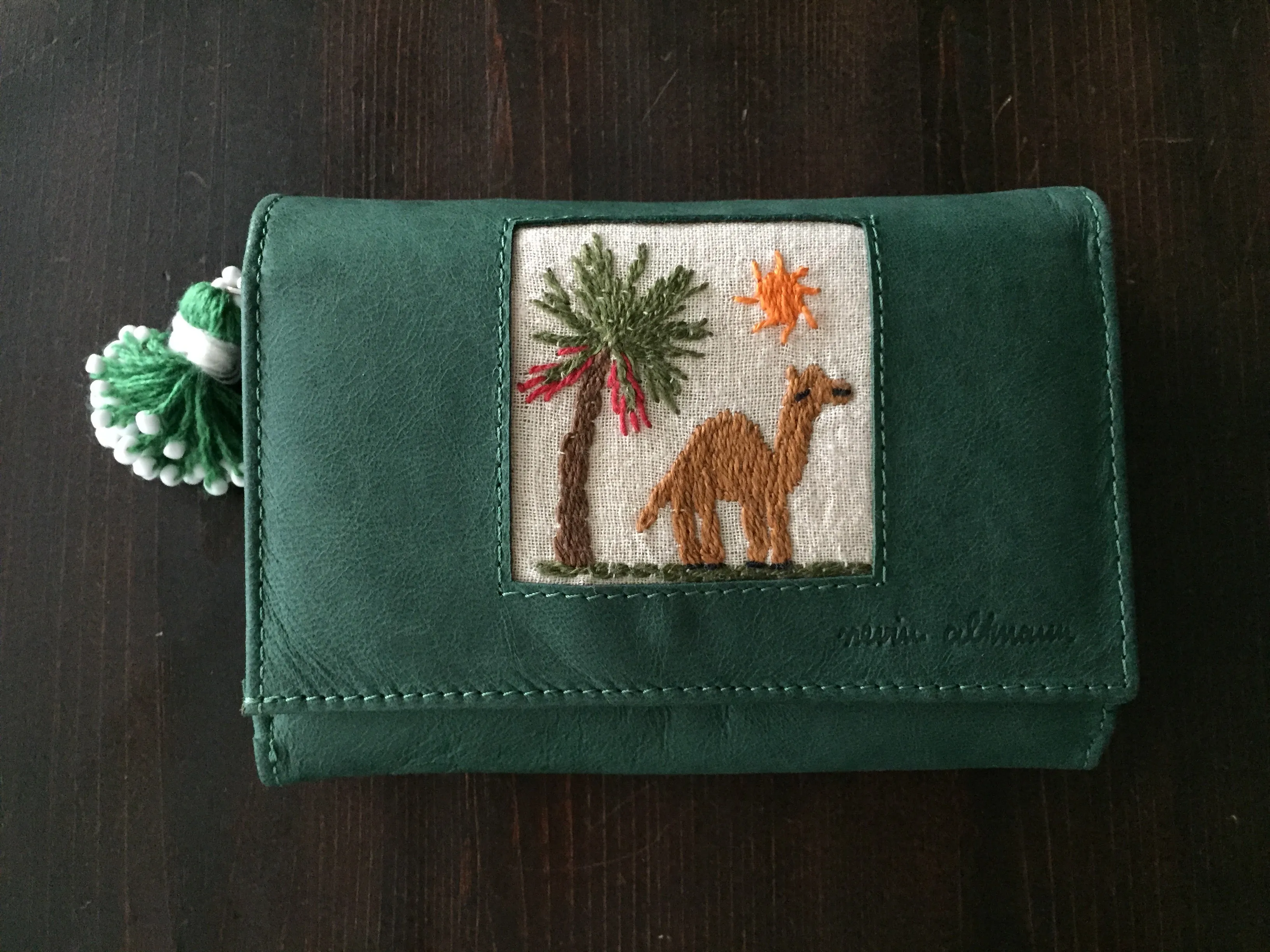 Handmade Leather Wallet with Hand Embroidery - Plumpy