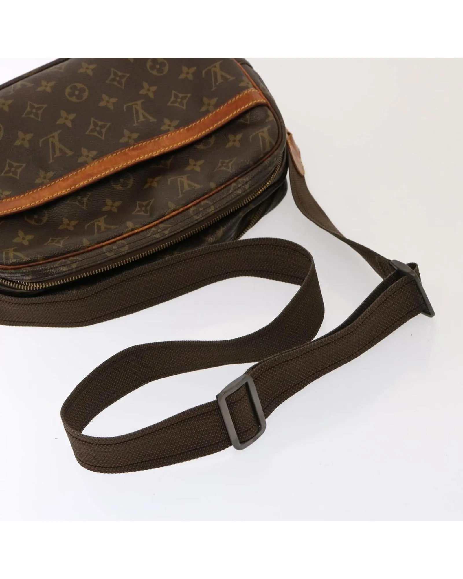 Monogram Canvas Reporter Shoulder Bag with Zipper Issue