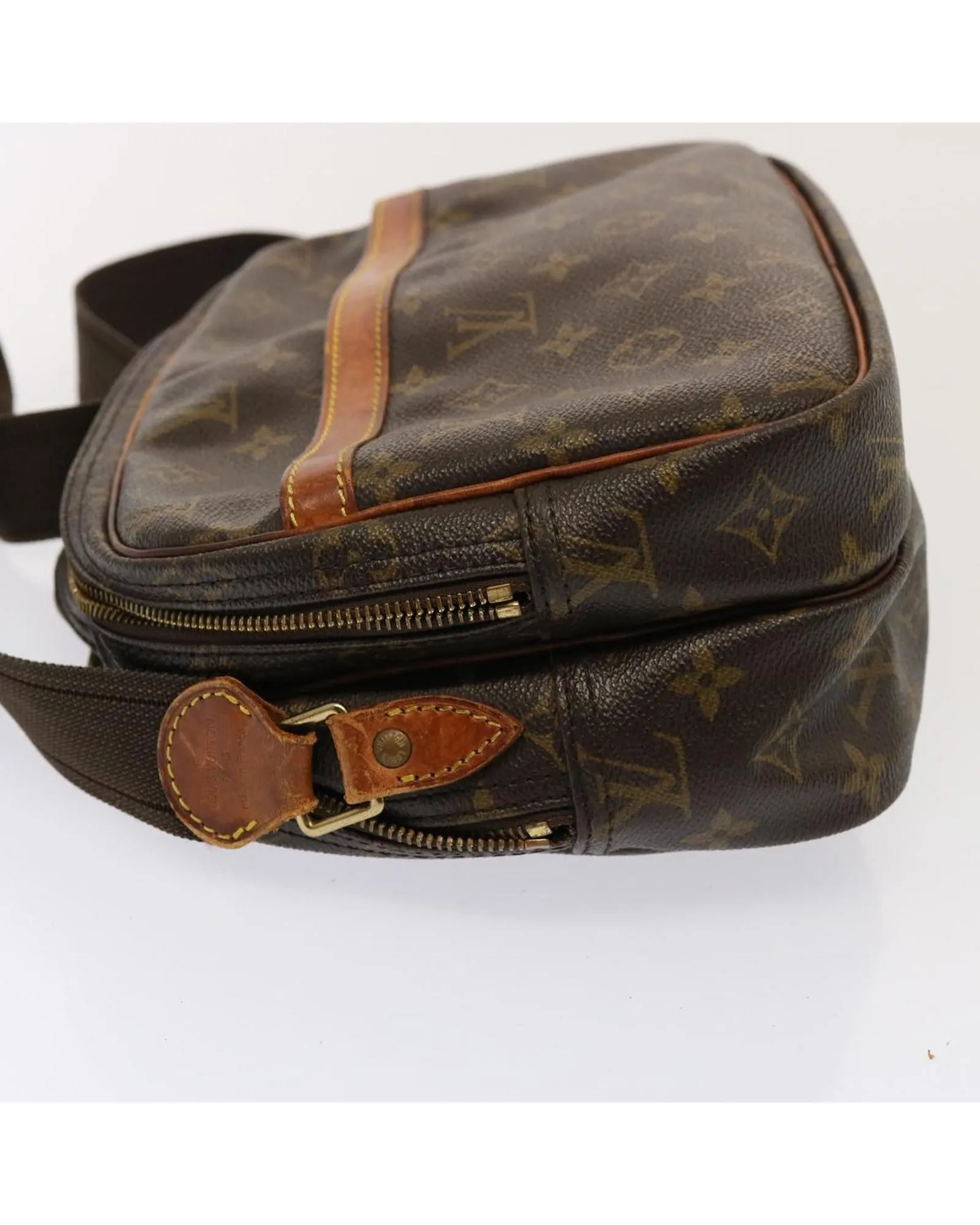 Monogram Canvas Reporter Shoulder Bag with Zipper Issue